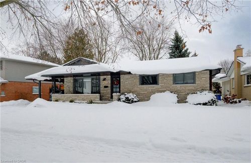 lower-111 Midland Dr, Kitchener, ON, N2A2A9 | Card Image