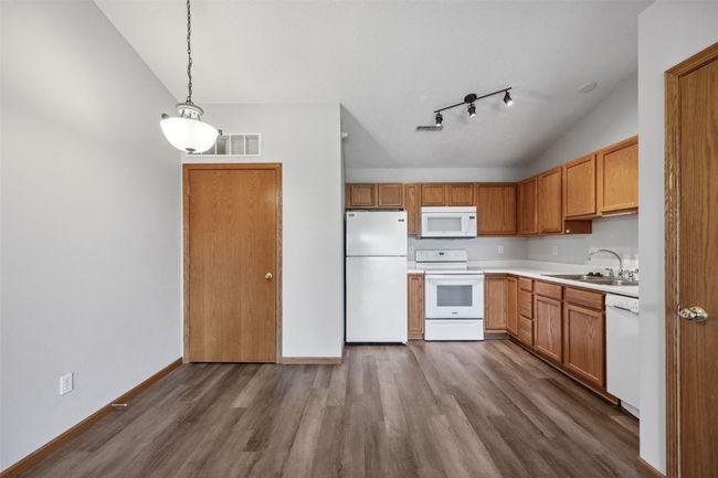 UNIT-11 - 620 Colton Cir Ne, Condo with 2 bedrooms, 1 bathrooms and null parking in Cedar Rapids IA | Image 7