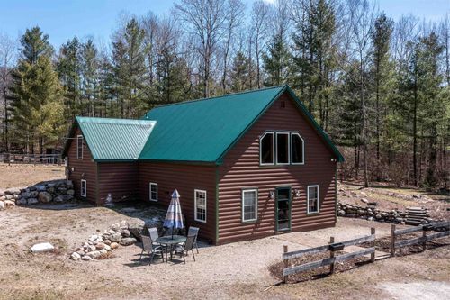 2058 E Clarendon Rd, North Clarendon, VT, 05759-4425 | Card Image