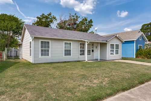 2624 Frazier Ave, Fort Worth, TX, 76110-2211 | Card Image