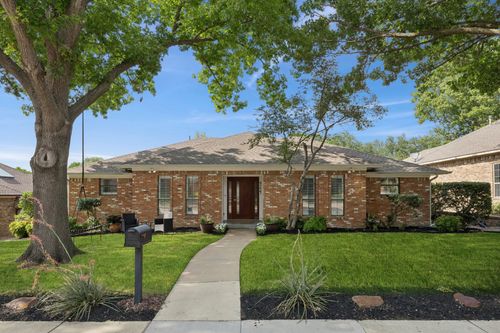 9227 Whitehurst Dr, Dallas, TX, 75243-6303 | Card Image