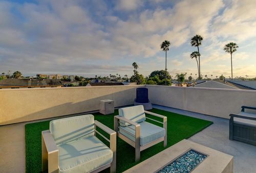 571 Delaware St, Imperial Beach, CA, 91932-1446 | Card Image