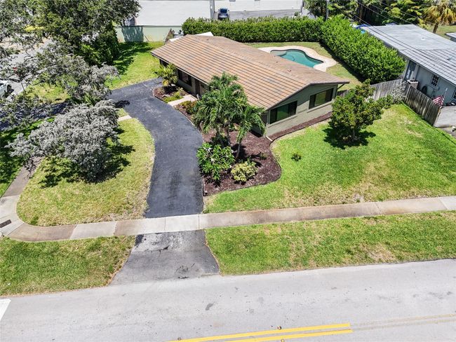2141 Ne 49 Th St, House other with 3 bedrooms, 2 bathrooms and null parking in Lighthouse Point FL | Image 33