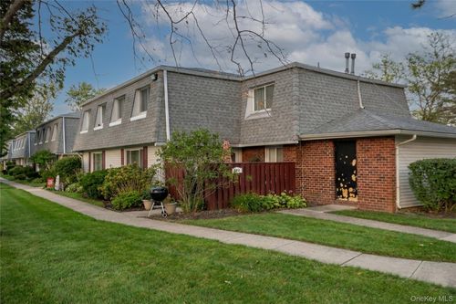 288 Feller Dr, Central Islip, NY, 11722-1214 | Card Image