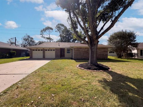 609 Heather Lane, Friendswood, TX, 77546 | Card Image