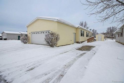 3713 Watermill Ln, Carleton, MI, 48117-9471 | Card Image