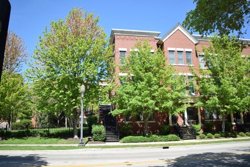 133 S Grove Ave, Elgin, IL, 60120-6407 | Card Image