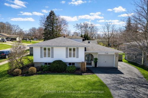 712 Louis St, Port Elgin, ON, N0H2C4 | Card Image