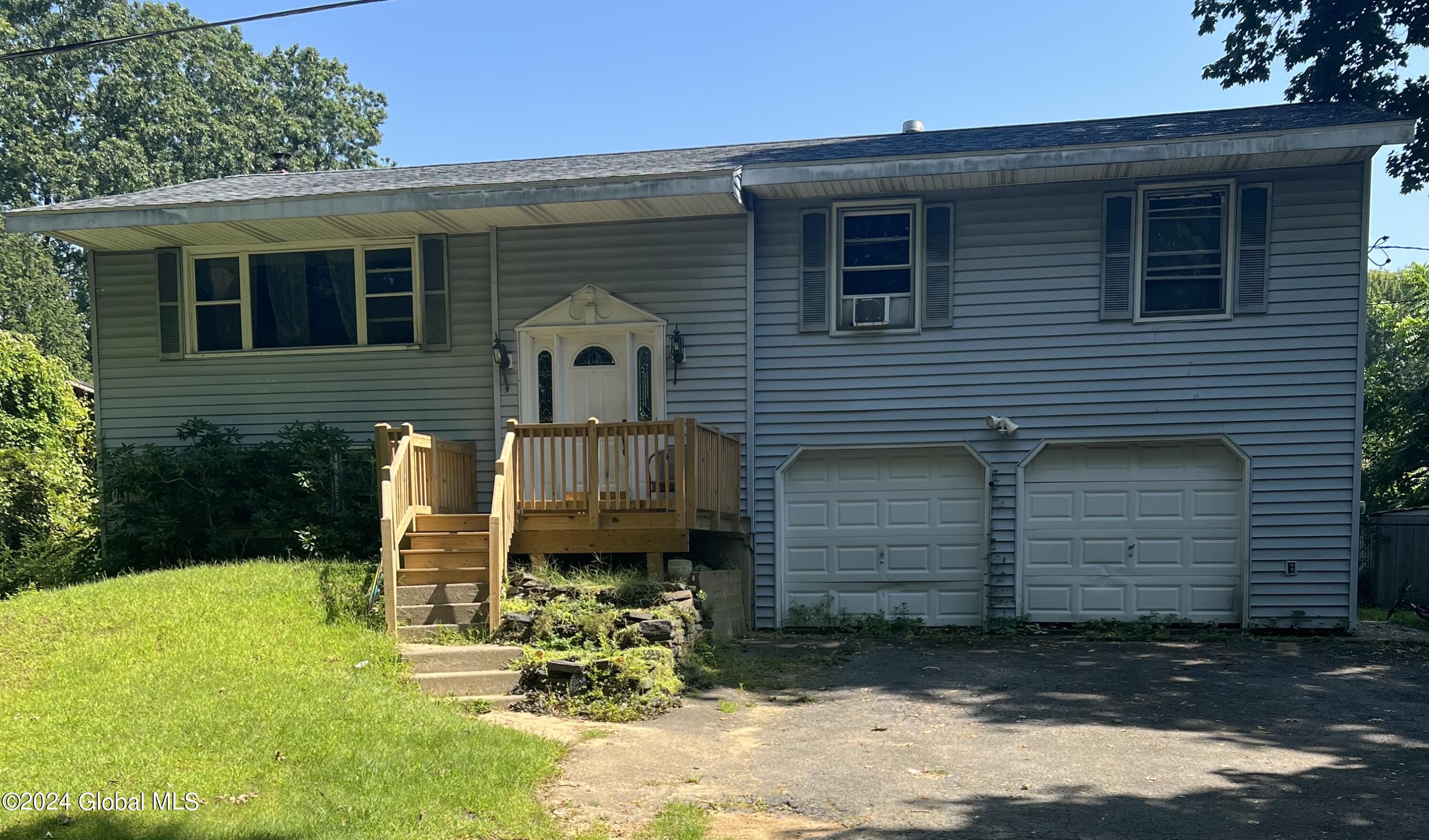 Reservation Ave, Saratoga Springs, NY 12866