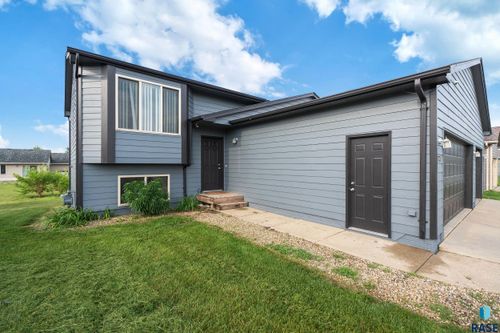 701 Teddy St, Harrisburg, SD, 57032-2250 | Card Image