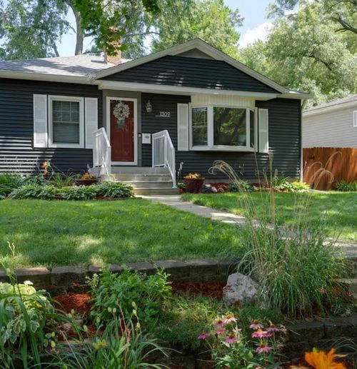 1309 Elmore Ave, Bettendorf, IA, 52722-4030 | Card Image