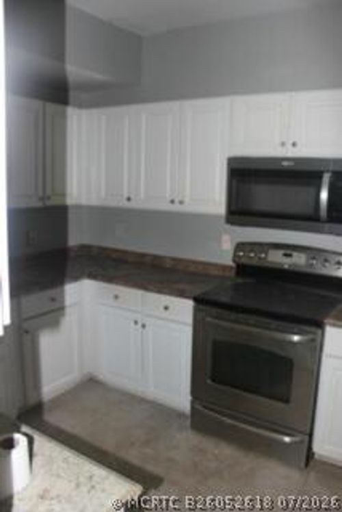 201-5578 Metrowest Blvd, ORLANDO, FL, 32811-2467 | Card Image