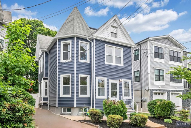 Linden Ave, Kearny, NJ 07032