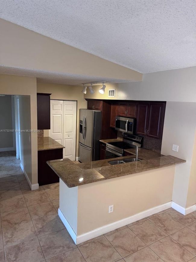 APT-316 - 2640 S University Dr, Condo with 3 bedrooms, 2 bathrooms and null parking in Davie FL | Image 15