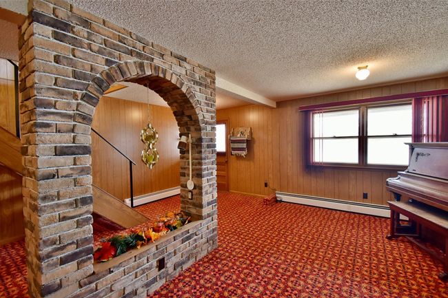 Open staircase to family room | Image 21