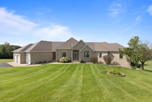 8703 Overlook Drive, Roscoe, IL, 61073 | Card Image