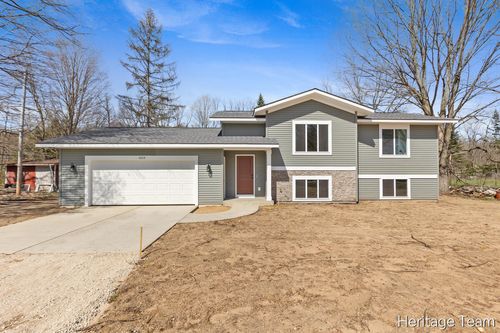 3323 Babylon Rd, Allegan, MI, 49010-8229 | Card Image