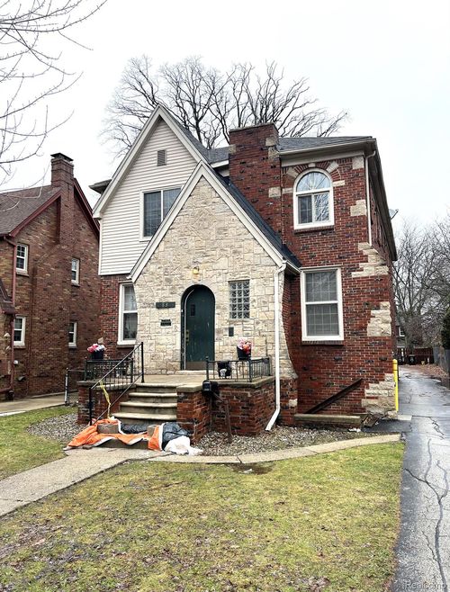 2n-4830 Grayton St, Detroit, MI, 48224-2394 | Card Image