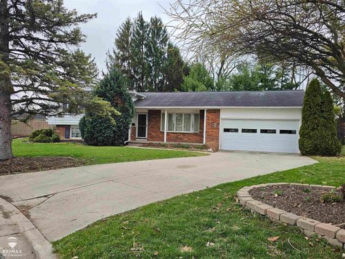 1301 Whitehaven Ct, Owosso, MI, 48867-1948 | Card Image