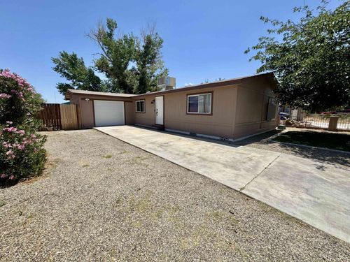 416 Valley St, Ridgecrest, CA, 93555-4417 | Card Image