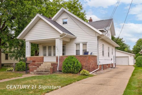 230 E Genesee St, Frankenmuth, MI, 48734-1136 | Card Image