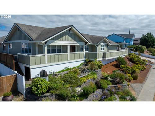 1975 Cleveland St, NorthBend, OR, 97459 | Card Image