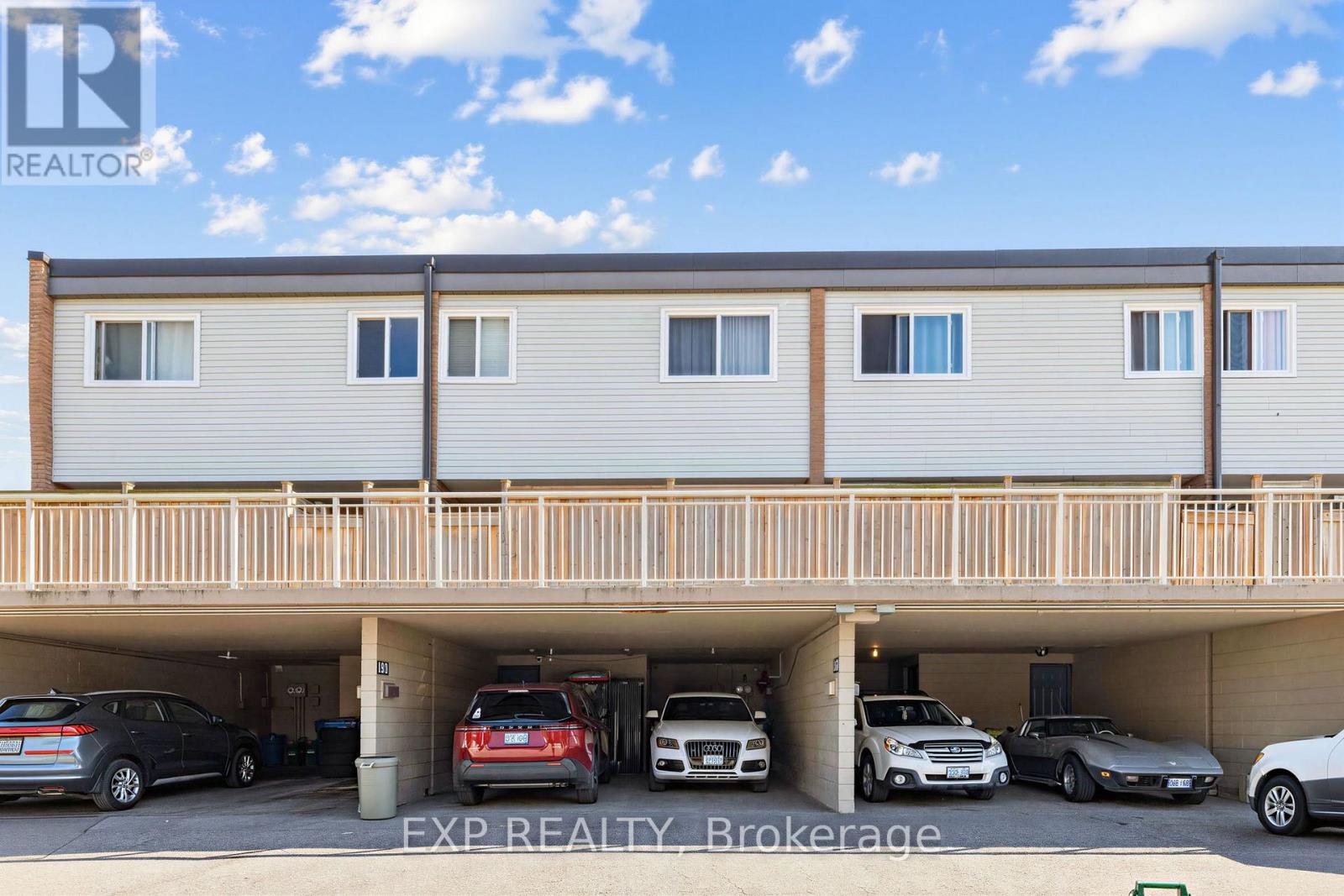 Residential in Aurora (Aurora Village) 3