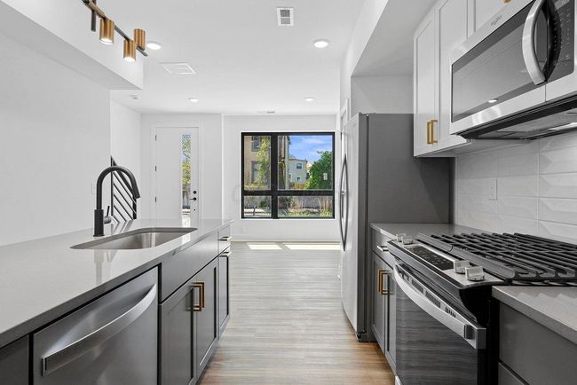 12 - 1106 Oak St, Condo with 2 bedrooms, 3 bathrooms and null parking in Columbus OH | Image 13