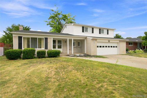 30151 Barbary Ct, Warren, MI, 48093-3086 | Card Image