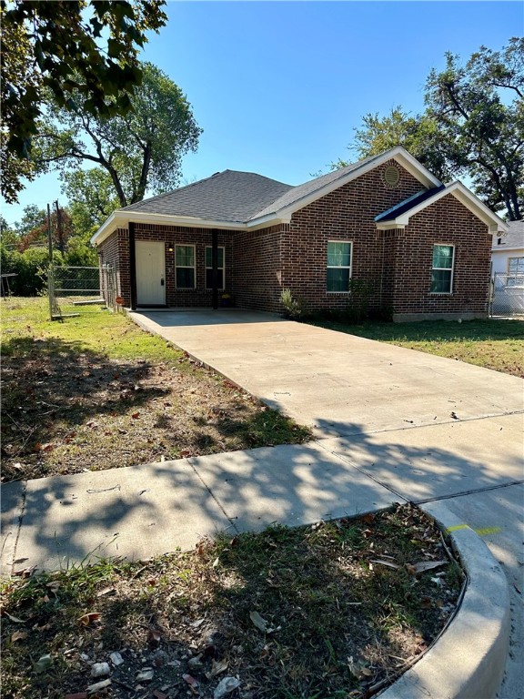 Maple Ave, Waco, TX 76707