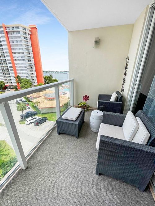 apt-601e-1351 Ne Miami Gardens Dr, Miami, FL, 33179-4772 | Card Image