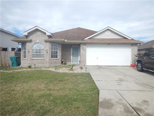 2227 S Village Green St, Harvey, LA, 70058-7013 | Card Image