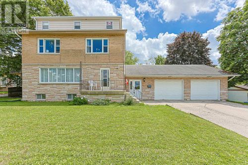 1036 Jacarandah Dr, Newmarket, ON, L3Y3G8 | Card Image