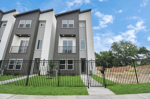 c-4802 Elysian St, Houston, TX, 77009-2302 | Card Image