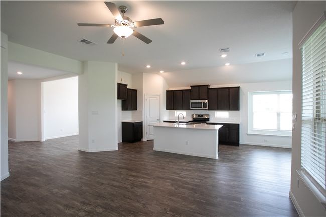 121 El Ranchero Rd, House other with 4 bedrooms, 2 bathrooms and 4 parking in Georgetown TX | Image 7