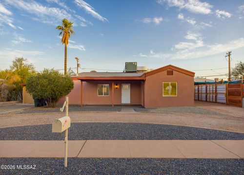 3926 E Louis Ln, Tucson, AZ, 85712-3311 | Card Image