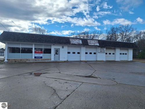 5115 N Us-23, Oscoda, MI, 48750 | Card Image