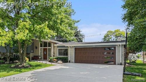 5567 Edinborough, West Bloomfield, MI, 48322-4034 | Card Image