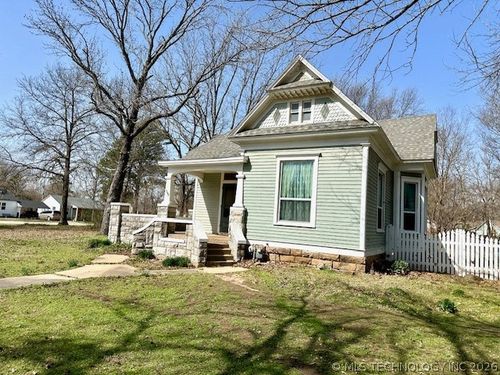 349 S Foreman St, Vinita, OK, 74301-4121 | Card Image