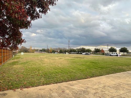 201 Swisher Rd, Lake Dallas, TX, 75065-2323 | Card Image