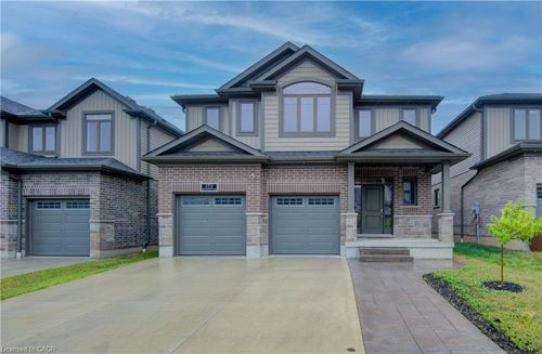 153 Mountain Holly Crt, Waterloo, ON, N2V0E1 | Card Image