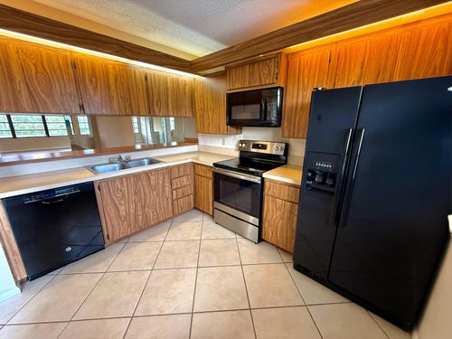 apt-303-3525 Village Blvd, West Palm Beach, FL, 33409-7449 | Card Image