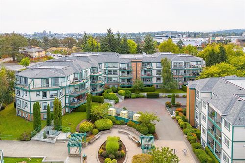 405-898 Vernon Ave, Saanich, BC, V8X2W6 | Card Image