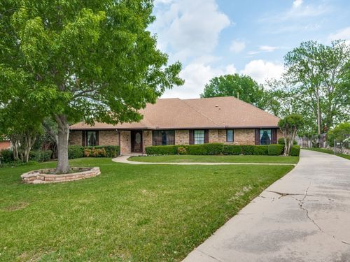 1305 Juneau Ct, Fort Worth, TX, 76116-1611 | Card Image