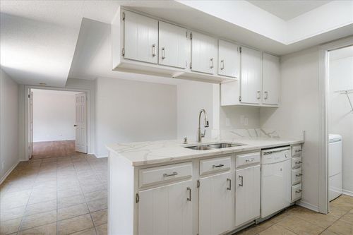 968 Rustling Oaks Cir, Memphis, TN, 38117-5617 | Card Image