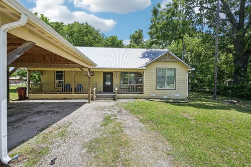 104 S Cedar St, Leonard, TX, 75452-2832 | Card Image