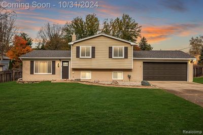 2055 Willot Road, Home with 3 bedrooms, 1 bathrooms and null parking in Auburn Hills MI | Image 1