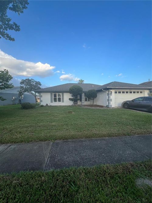 10744 Lazy Lake Dr, ORLANDO, FL, 32821-8813 | Card Image