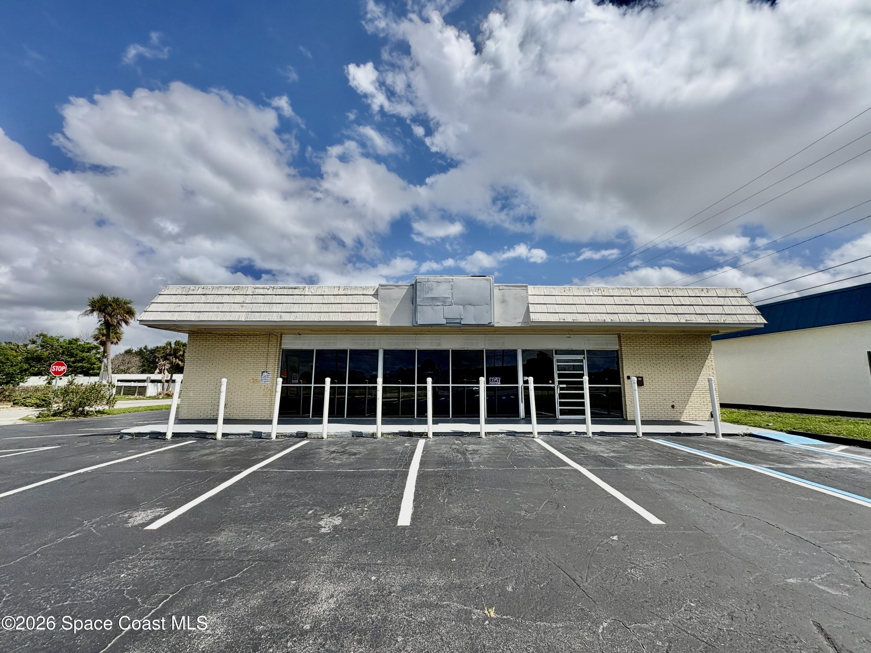 2110 N Courtenay Pkwy, Merritt Island, FL 32953