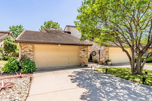 5912 Meadow Wood Ln, Fort Worth, TX, 76112-3036 | Card Image